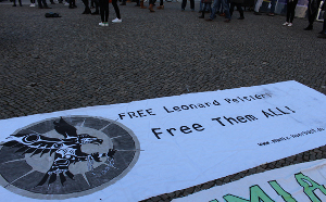 Kundgebung vor US-Botschaft in Berlin 2017 - Free Leonad Peltier, Free them all!
